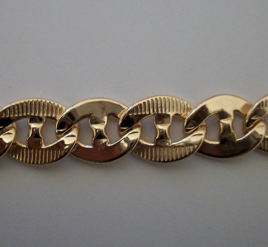 Flat Detailed Curb Bracelet